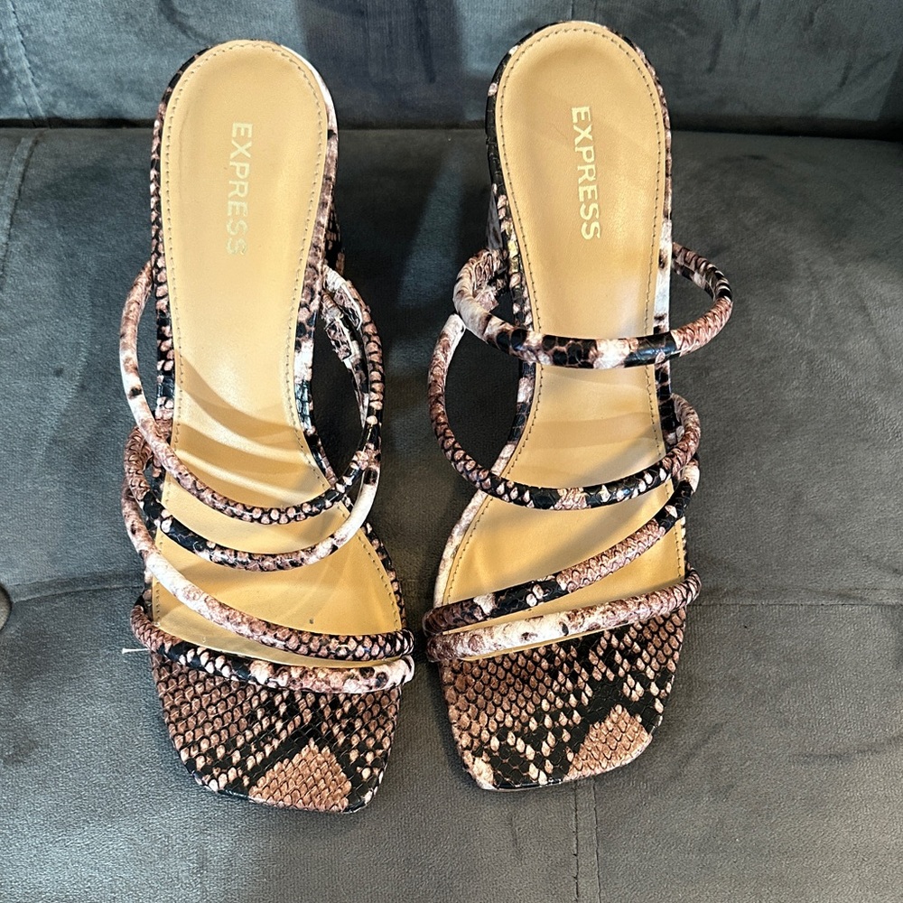 Express Women's Snakeskin Heels - Black and Brown